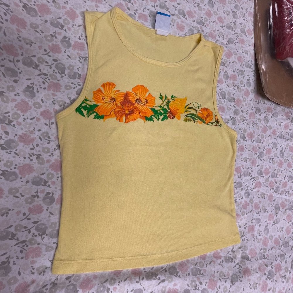 Vintage OP Women's Large Crop Tank / Jammy Top - Yellow, Beach - Picture 5 of 10